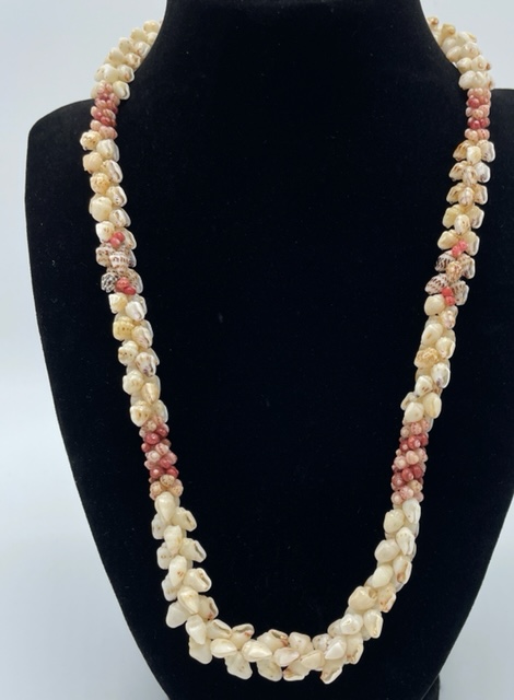 Niʻihau Shell Necklace | Volcano Art Center